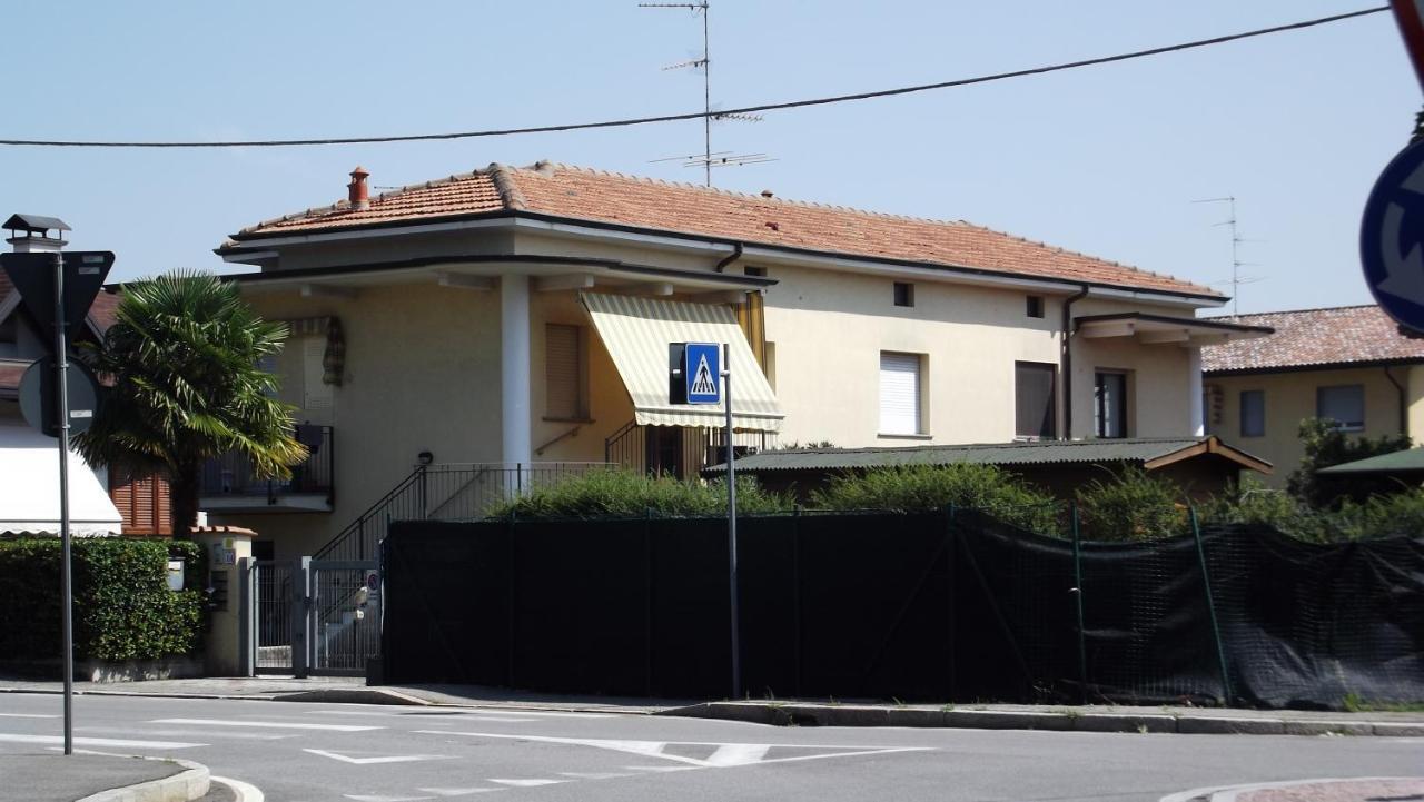 Yellow House Cir 12040 Cassano Magnago Exteriér fotografie