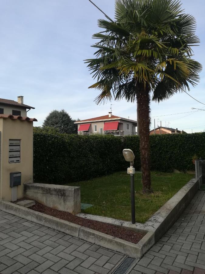 Yellow House Cir 12040 Cassano Magnago Exteriér fotografie